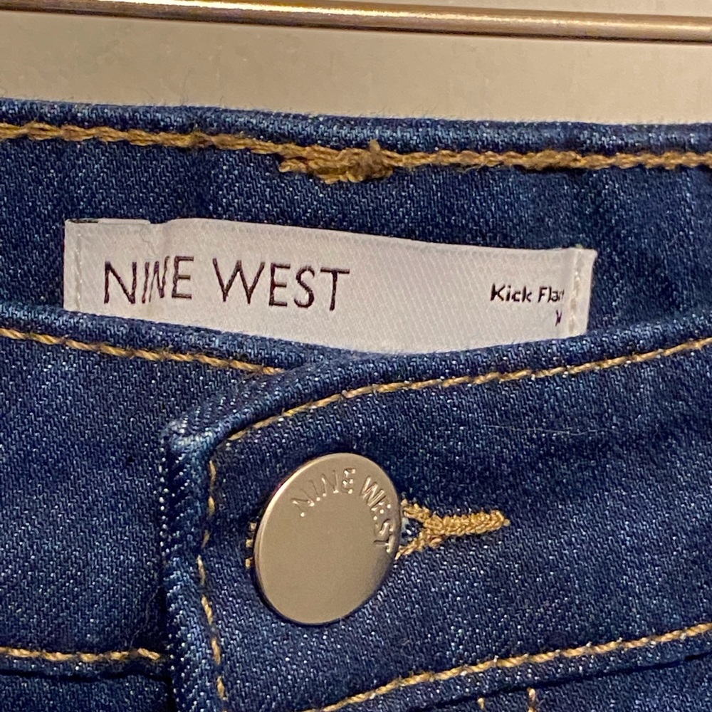 Nine West Kick Flap Cropped Jeans